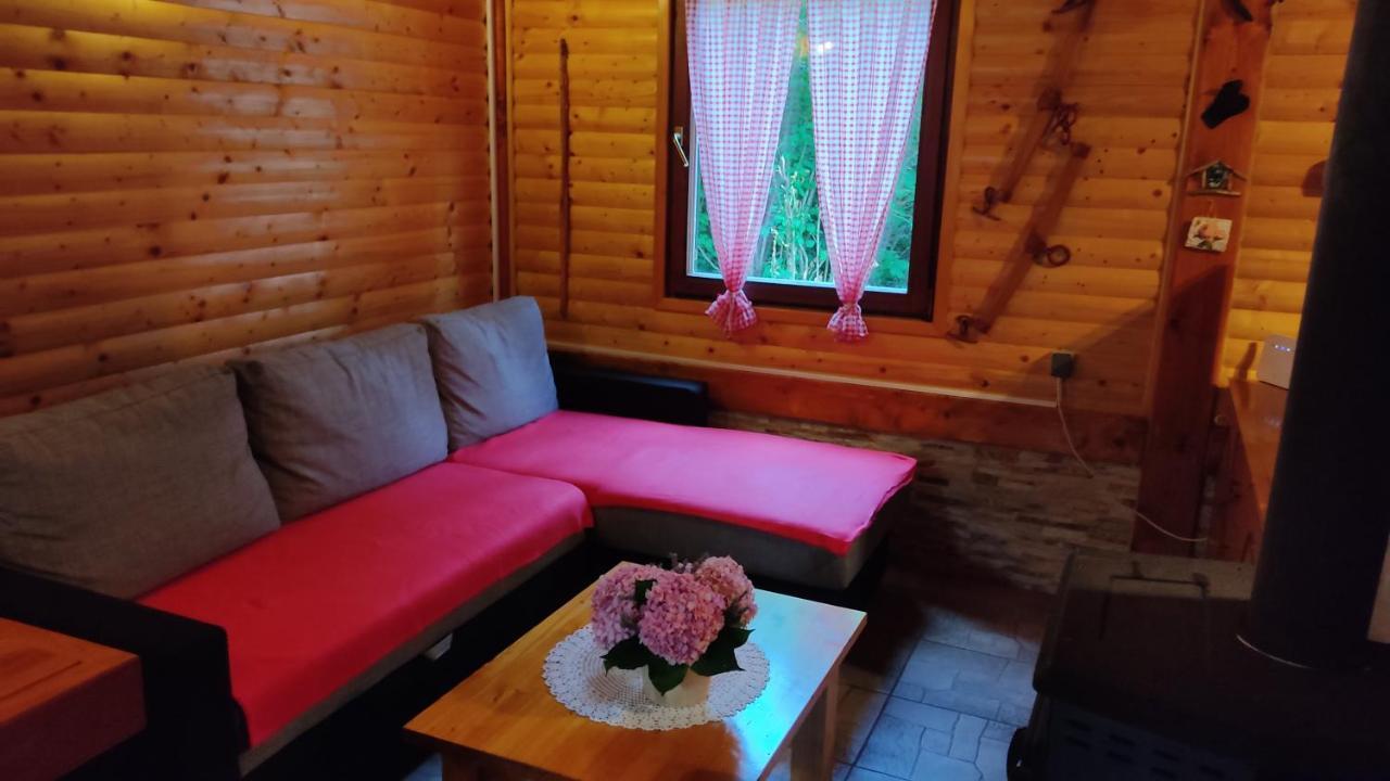 Villa Kuca Za Odmor "Med Strmci" Zlobin Exterior foto