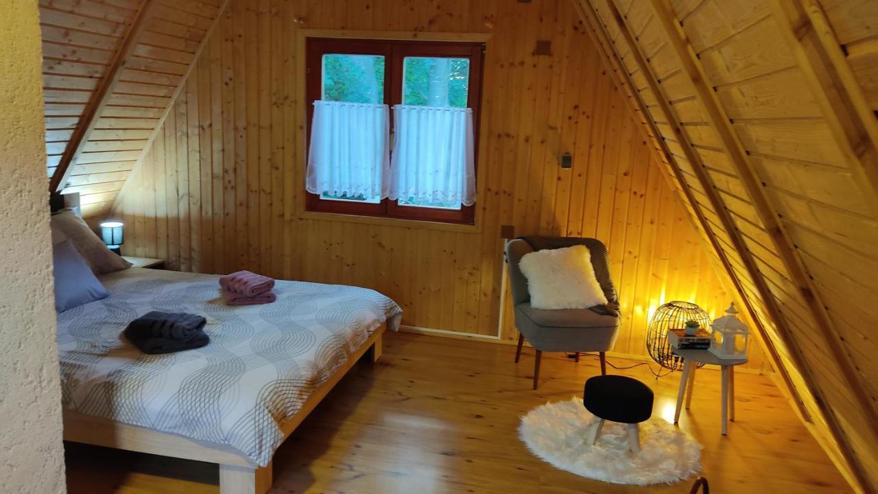 Villa Kuca Za Odmor "Med Strmci" Zlobin Exterior foto