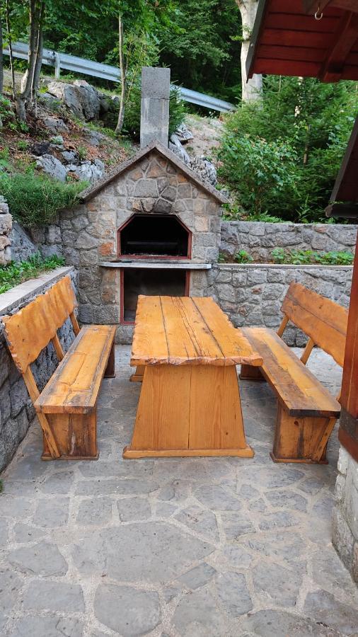 Villa Kuca Za Odmor "Med Strmci" Zlobin Exterior foto