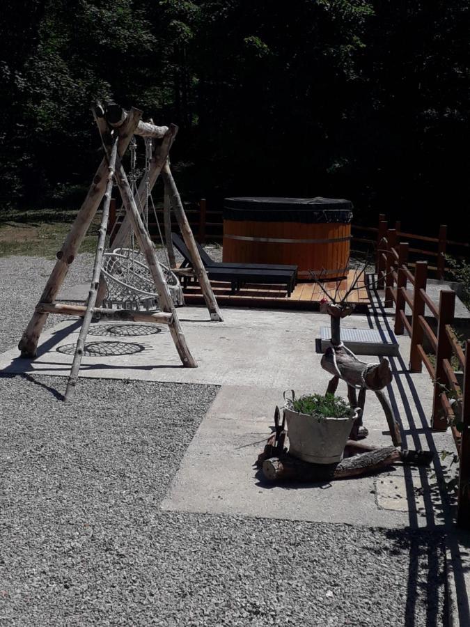 Villa Kuca Za Odmor "Med Strmci" Zlobin Exterior foto
